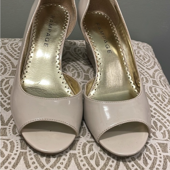 3 pairs of heels. 2 wedges one thick heel. Open toes style and very comfortable. - Picture 7 of 8